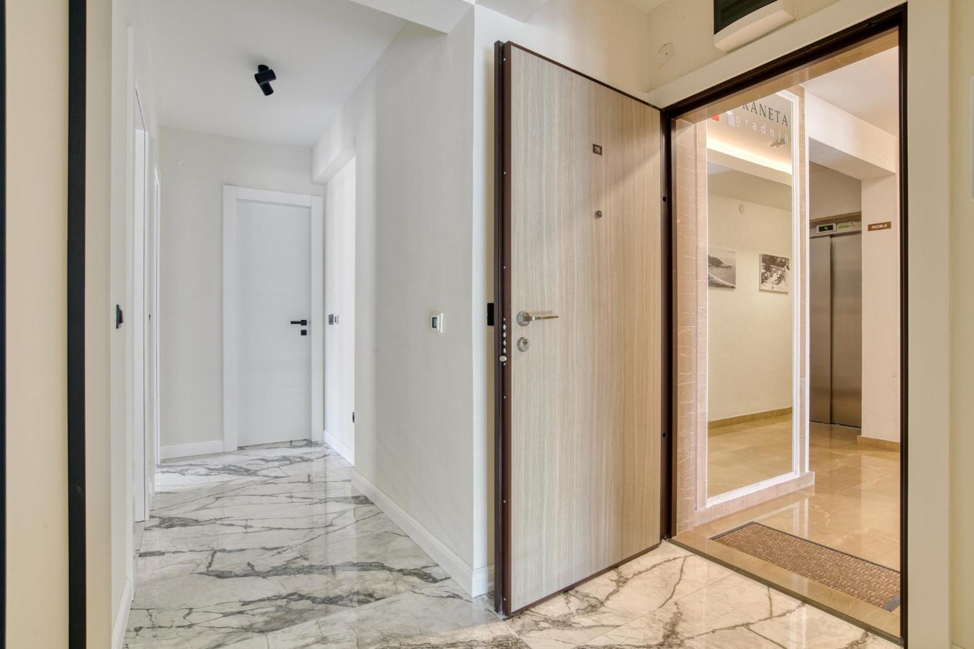 Ap Royal Oak - 2 Bedroom Apartment In ブドヴァ エクステリア 写真